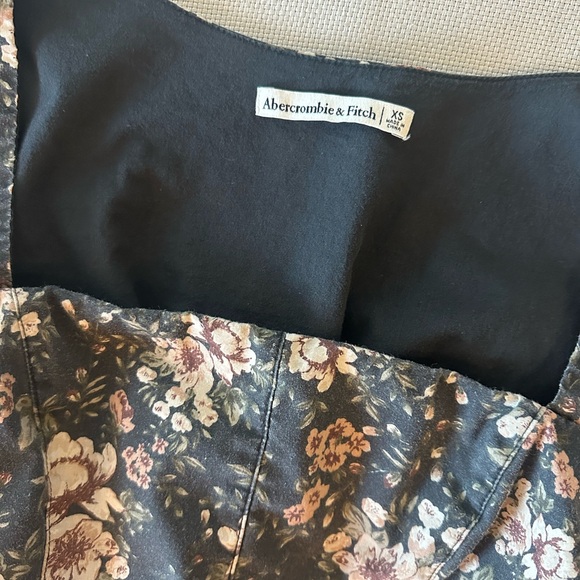 Abercrombie & Fitch Floral Long-Sleeve Top - Picture 3 of 4